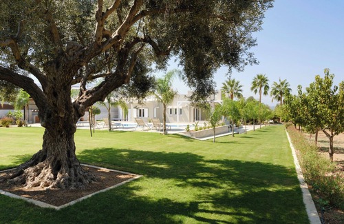 Adelianos Kampos Villa | Periklis Villa, a place to be! Unique Villa with Lavish outdoor area!