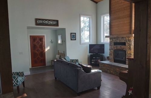 East Kootenay House | Perkin Lodge