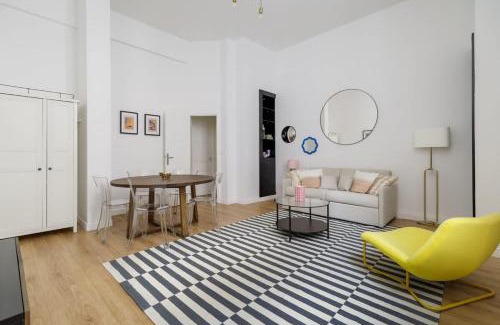 Neuilly-sur-Seine Apartment | Perretti - Spacious Flat 2BDR Paris Neuilly
