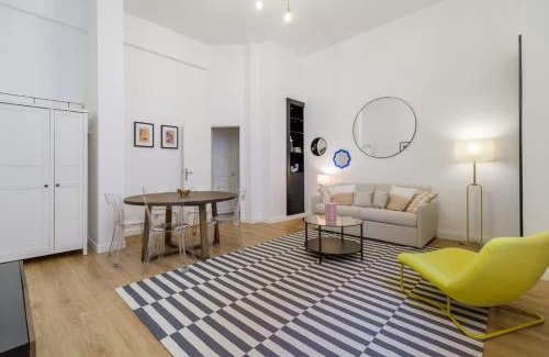 Neuilly-sur-Seine Apartment | Perretti - Spacious Flat 2BDR Paris Neuilly