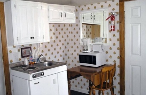 Intervale Hotel | Perry's Motel and Cottages