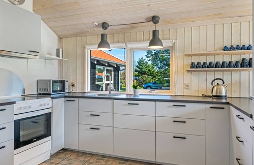 Hals House | "Persa" - from the sea by Interhome