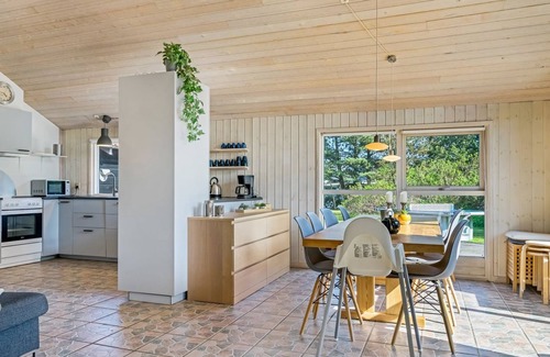 Hals House | "Persa" - from the sea by Interhome