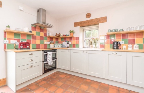 Brynrefail Cottage | Perthi-Uchaf - a self catering cottage that sleeps 6 guests in 3 bedrooms