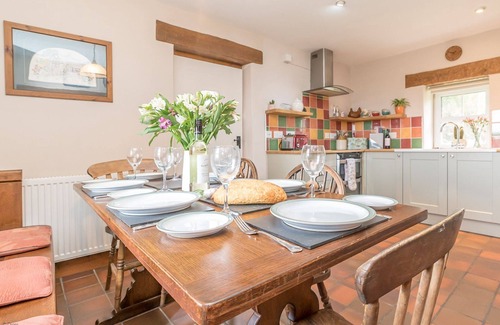 Brynrefail Cottage | Perthi-Uchaf - a self catering cottage that sleeps 6 guests in 3 bedrooms