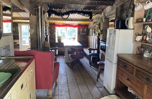 Longhope Cabin | Pet Friendly - 2 Guests - Shepherds Hut