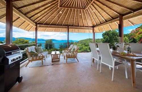 Mandalay House | Pet Friendly 3 bedroom, 3 bathroom home with breath taking ocean views
