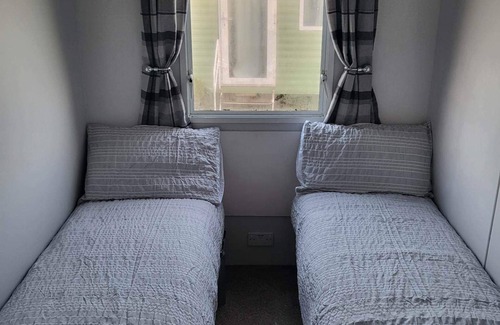 Barmston House | Pet friendly, 6 berth modern caravan