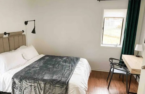 St. Paul House | Pet Friendly, 800 Mbps Wi-Fi, Close to downtown St. Paul