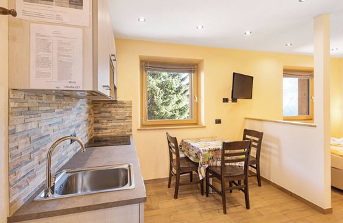 Sant'Anna Apartment | Pet-Friendly Apartment 'Angelina Casa Claudia' with Mountain View & Wi-Fi