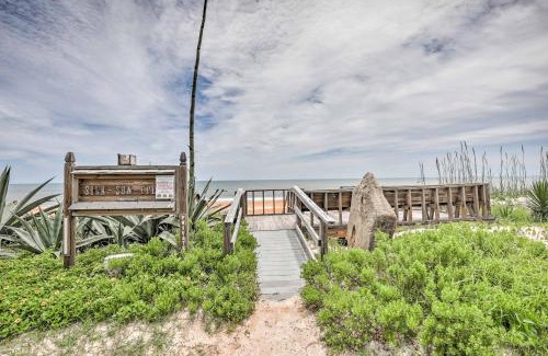 Silk Oaks House | Pet-Friendly Beach House with Deck Walk to Beach!