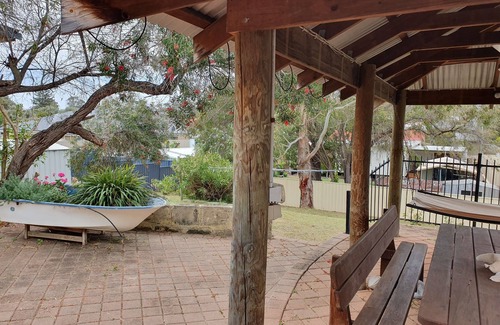 Silver Sands House | Pet Friendly Beach Shack, one street from the Silver Sands Beach