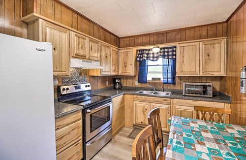 Greers Ferry Cabin | Pet-Friendly Cabin with Designated Boat Slip!