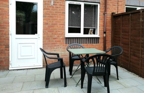 Quedgeley House | Pet Friendly Canalside House in quiet area of Quedgeley - Gloucester