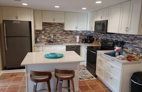 Port St. Joe Cottage | Pet Friendly Cottage-3 blocks from Beach New fenced yard.