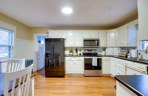 Brainerd House | Pet-Friendly Cottage in DWTN Brainerd