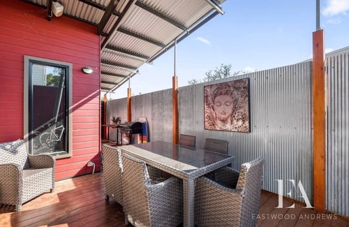 Geelong West House | Pet Friendly, Flex Check-In/Out, Australiana Touch