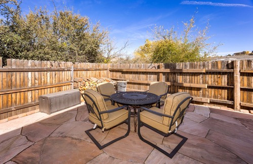 Prescott Cabin | Pet-Friendly. Fully fenced yard