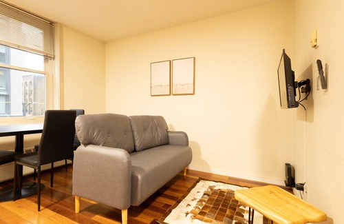 Gastown Apartment | Pet Friendly Furnished One Bedroom@440 Richards