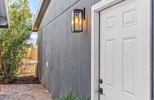Julia Keen Cottage | Pet Friendly Guesthouse in Central Tucson