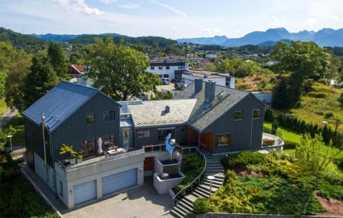 Alesund House | Pet Friendly Home In Ålesund