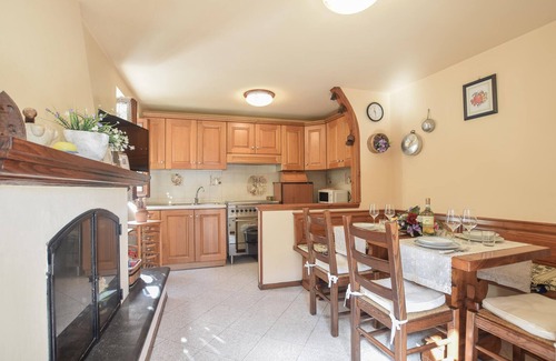 Camaiore House | Pet friendly home in Casoli