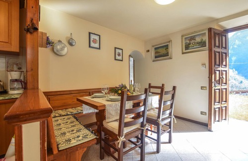 Camaiore House | Pet friendly home in Casoli