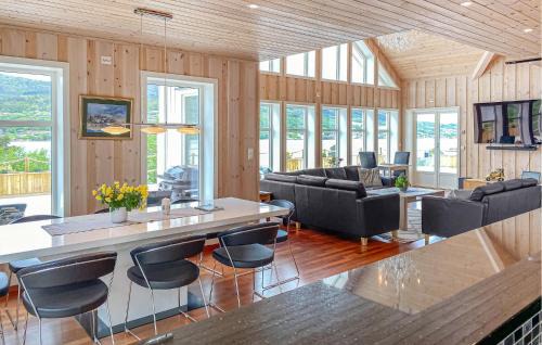 Eidsvag House | Pet Friendly Home In Eidsvåg I Romsdal