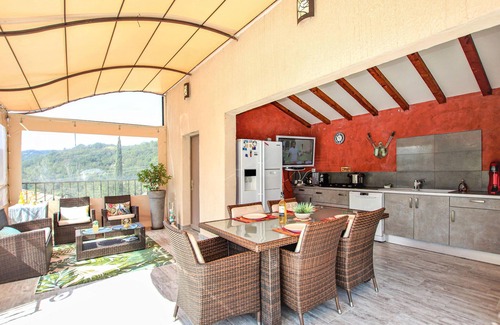 Saint-Montan House | Pet friendly home in St Montan