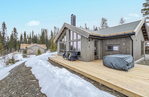 Sor-Fron House | Pet friendly home in Gålå with kitchen