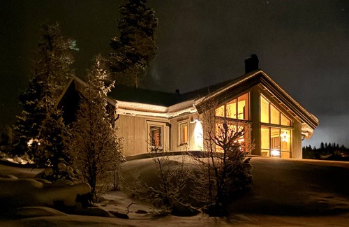 Sor-Fron House | Pet friendly home in Gålå with kitchen