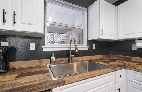 Crestview House | Pet friendly home in the heart of Crestview