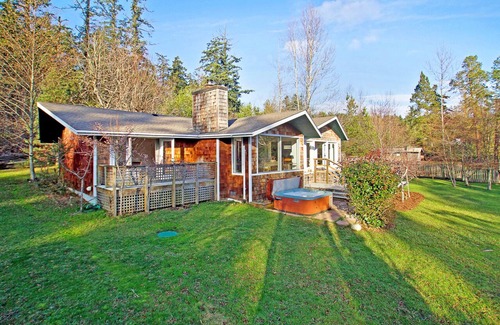 Friday Harbor House | Pet-Friendly home w/Hot Tub (Mitchell Bay Shores)