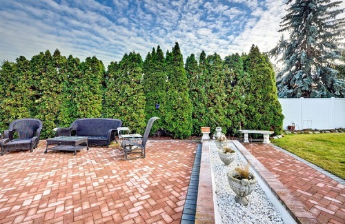 Central Okanagan House | Pet Friendly Lower Mission House Near Beaches