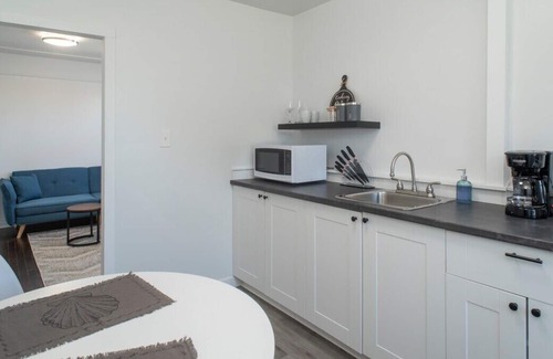 Thunder Bay Apartment | Pet Friendly, Netflix, Wifi, Parking