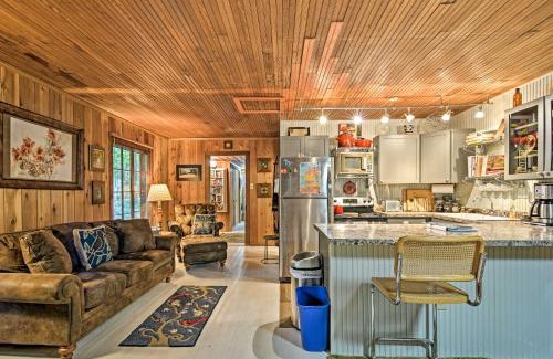 Harbor Springs House | Pet-Friendly One Crow Cottage in Harbor Springs!