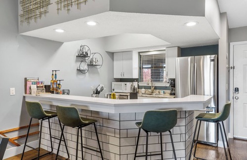 Table Rock Condo | Pet-Friendly Penthouse at Pointe Royale w/view and West Elm furniture