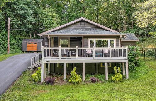 Pickens House | Pet-Friendly Pickens Vacation Rental with Fire Pit