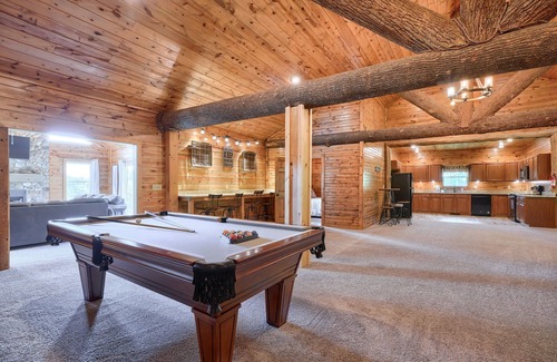 Rockbridge Cabin | Pet friendly pool lodge less than 2 miles from Cantwell Cliffs!