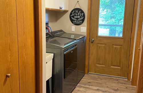 Escanaba House | Pet-Friendly Riverfront Cabin on 5 Acres with Fast Wi-Fi in Central U.P.