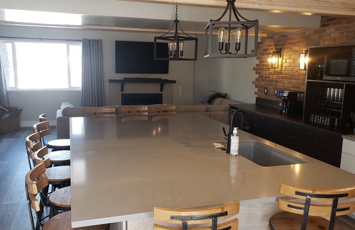 Midvale House | Pet Friendly spacious home. Close to everything