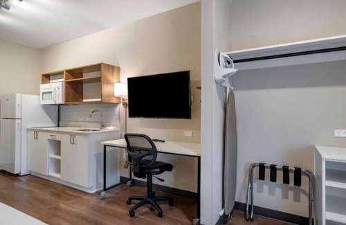 Sparks House | Pet-Friendly Suite Near Sparks Marina – Walking Distance