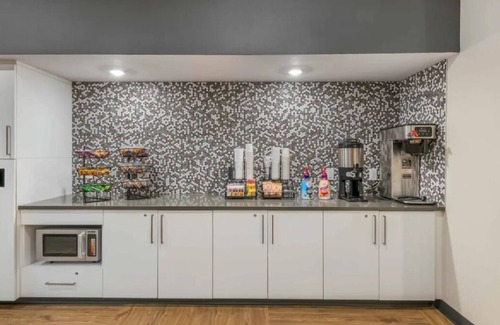 Sparks House | Pet-Friendly Suite Near Sparks Marina – Walking Distance