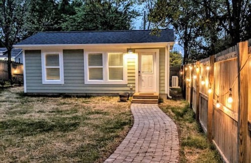 Villa Heights Apartment | Pet friendly tiny home in NoDa near Restaurants, Parks and Breweries