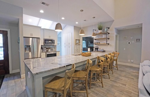 Sea Pines House | PET FRIENDLY Sea Pines home! Private pool, Sleeps 10!