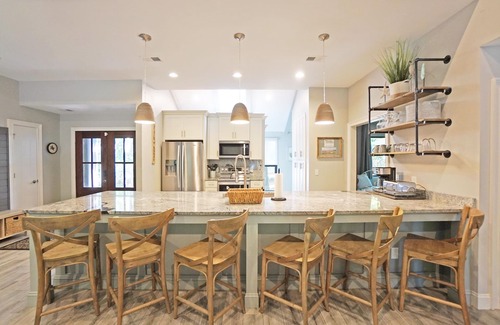 Sea Pines House | PET FRIENDLY Sea Pines home! Private pool, Sleeps 10!