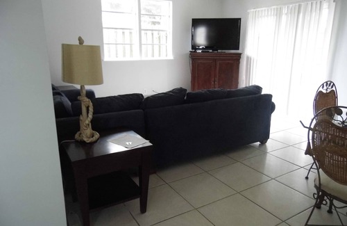 Orange Beach Cabin | PET FRIENDLY WITH FRONT DOOR PARKING! GROUND FLOOR WITH NO STEPS!