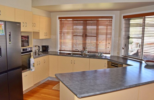South West Rocks House | Pete's Place. Well-appointed reburnished 2 storey house