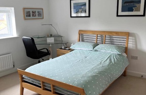 Peterborough House | Peterborough, Hampton Vale Lakeside En-Suite Large Double bedroom with great modern facilities