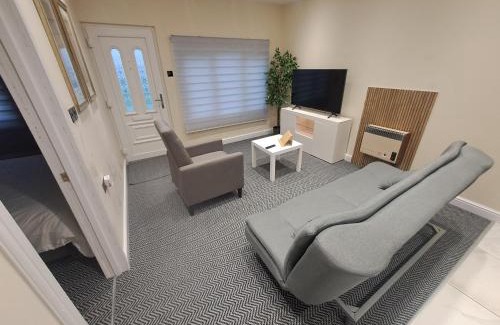 Walkden Apartment | Petit Plaisir